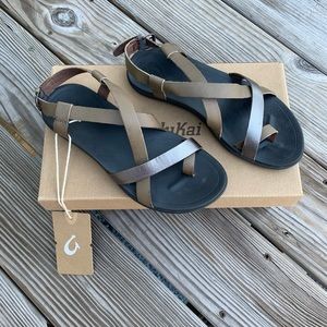 NEW OLUKAI Women’s Upena sandals